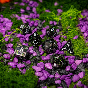 Metal dice set 06, black, with green glitter swirls, photo 1