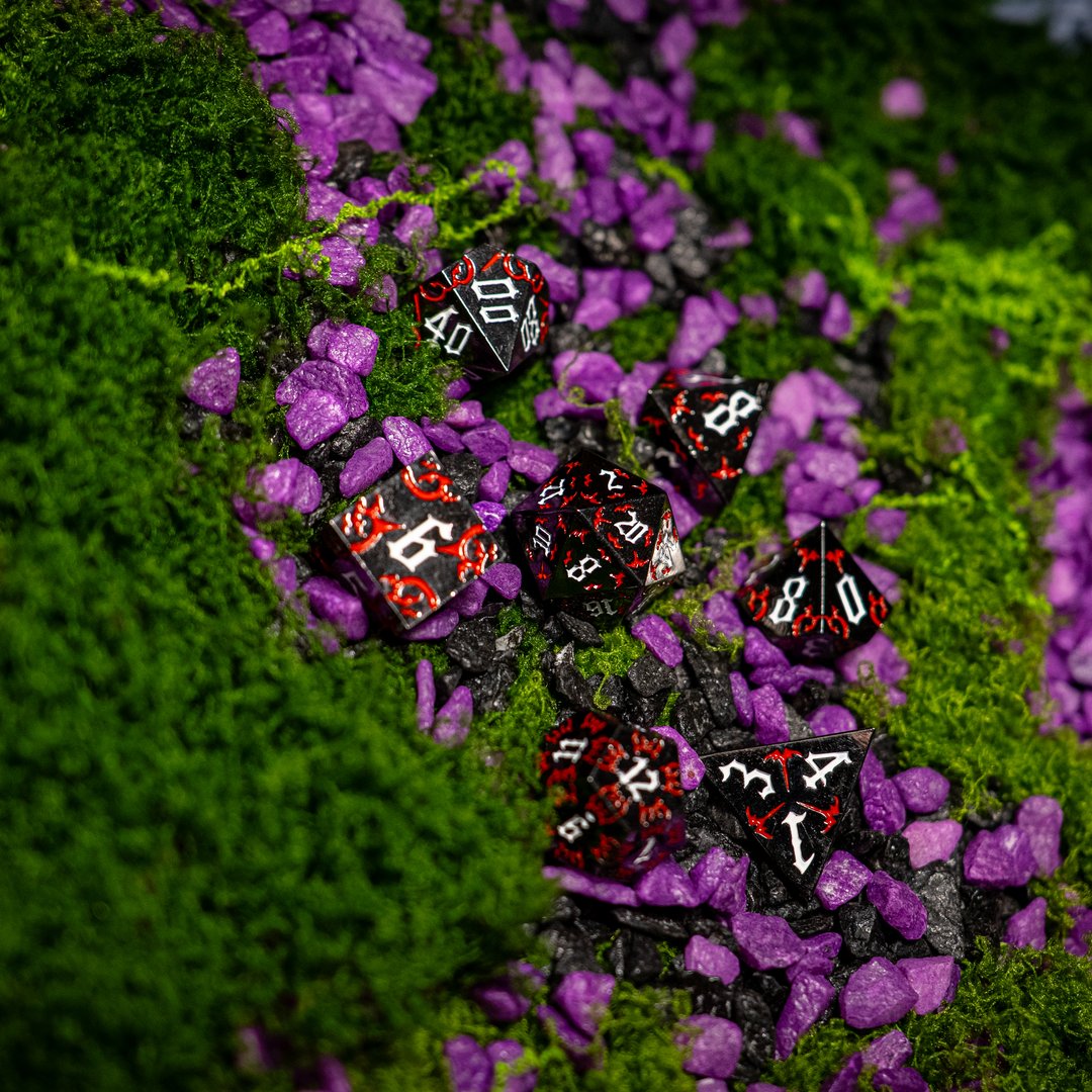 Metal dice set 07, black, with red claw marks, photo 3