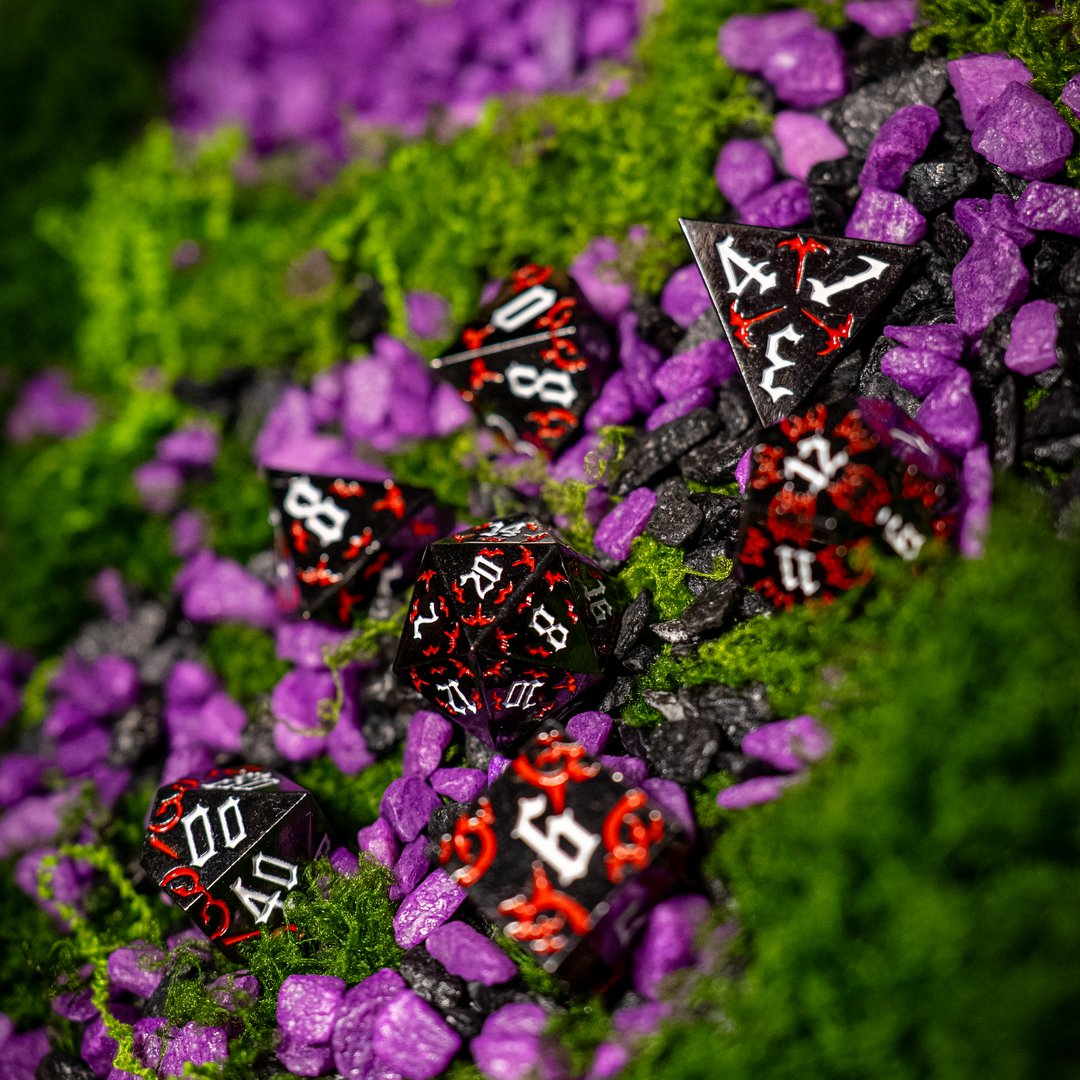 Metal dice set 07, black, with red claw marks, photo 10