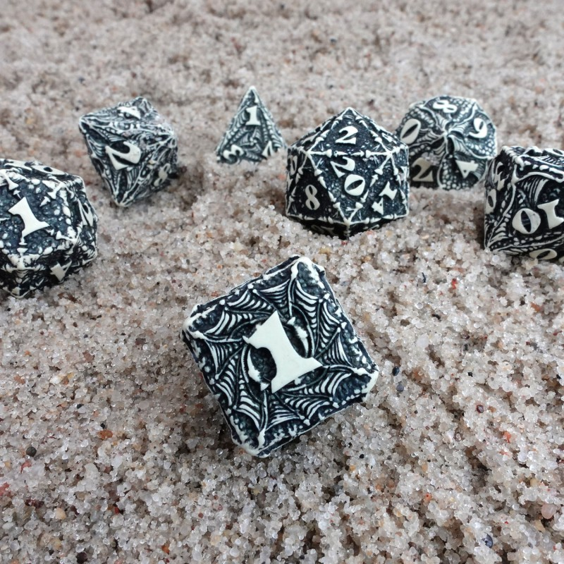 Dracopolis Dice Set: The Scandinavian Blackfang