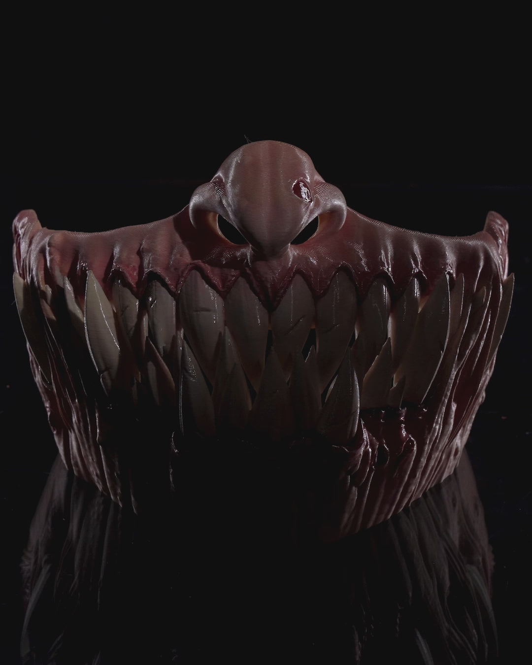 Zâmbet Sălbatic, Mască 